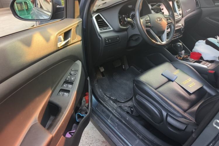 Used Hyundai Tucson 2015 1.6T Dual-Clutch Two-Wheel-Drive Smart Model Driver Seat