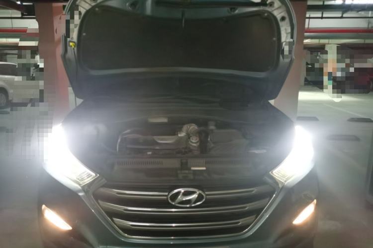 Used Hyundai Tucson 2015 1.6T Dual-Clutch Four-Wheel Drive Flagship Model Engine Bay