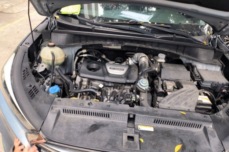 Used Hyundai Tucson 2015 1.6T Dual-Clutch Four-Wheel Drive Flagship Model Engine Bay Right