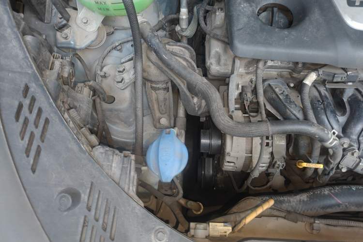 Used Hyundai Tucson 2015 1.6T Dual-Clutch Two-Wheel-Drive Smart Model Engine Bay Right