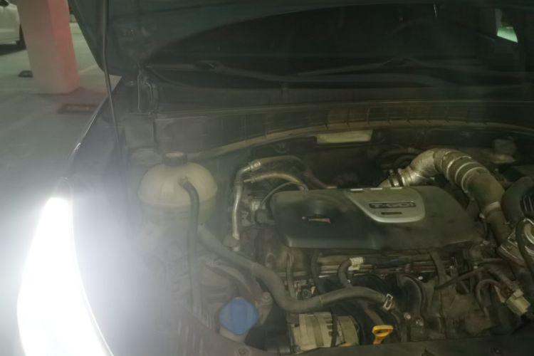 Used Hyundai Tucson 2015 1.6T Dual-Clutch Four-Wheel Drive Flagship Model Engine Bay Right
