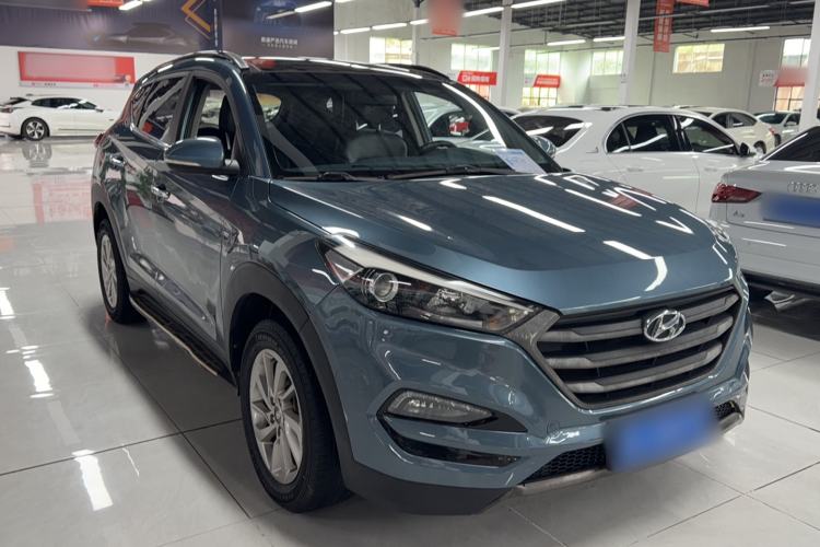 Used Hyundai Tucson 2015 1.6T Dual-Clutch Two-Wheel-Drive Smart Model Exterior 2