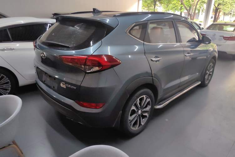Used Hyundai Tucson 2015 1.6T Dual-Clutch Two-Wheel-Drive Leading Model Exterior 3