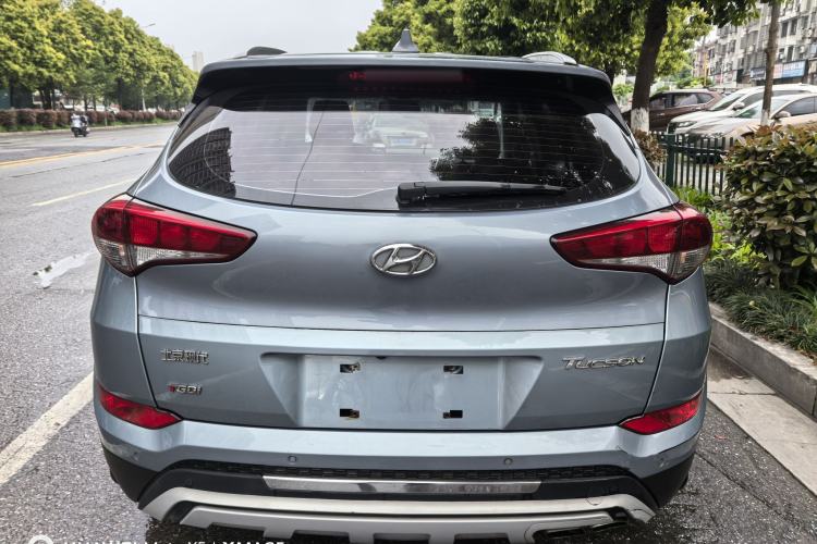 Used Hyundai Tucson 2015 1.6T Dual-Clutch Two-Wheel-Drive Smart Model Exterior 4