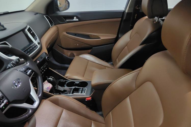 Used Hyundai Tucson 2015 1.6T Dual-Clutch Two-Wheel-Drive Leading Model Exterior 7