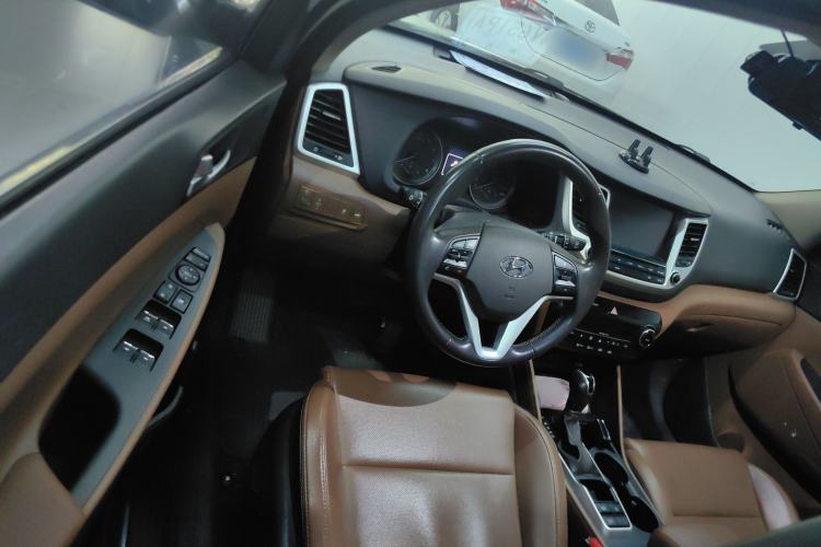 Used Hyundai Tucson 2015 1.6T Dual-Clutch Two-Wheel-Drive Leading Model Exterior 8