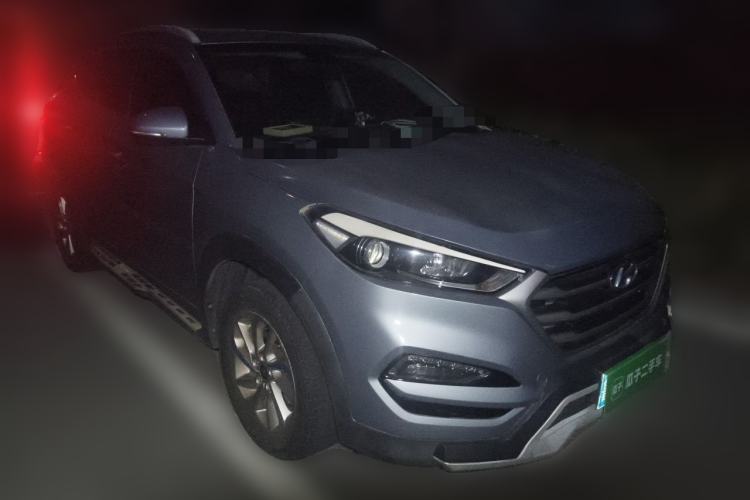 Used Hyundai Tucson 2015 1.6T Dual-Clutch Two-Wheel-Drive Smart Model Front Right 45 Deg