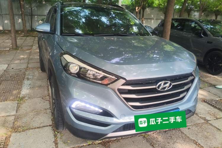 Used Hyundai Tucson 2015 1.6T Dual-Clutch Two-Wheel-Drive Leading Model Front Right 45 Deg