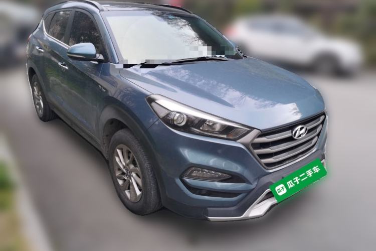 Used Hyundai Tucson 2015 1.6T Dual-Clutch Two-Wheel-Drive Smart Model Front Right 45 Deg