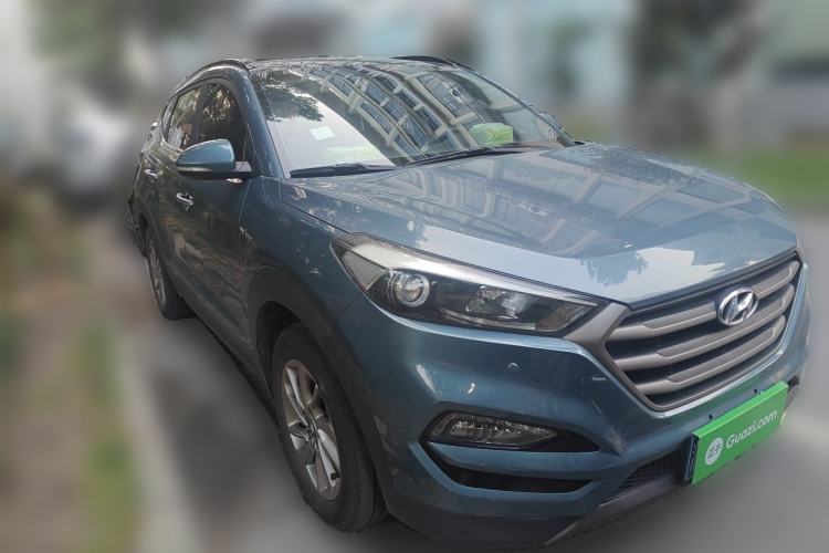 Used Hyundai Tucson 2015 1.6T Dual-Clutch Two-Wheel-Drive Smart Model Front Right 45 Deg