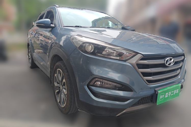 Used Hyundai Tucson 2015 1.6T Dual-Clutch Two-Wheel-Drive Leading Model Front Right 45 Deg