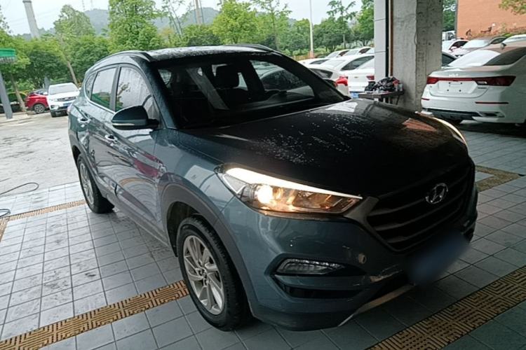 Used Hyundai Tucson 2015 1.6T Dual-Clutch Two-Wheel-Drive Smart Model Front Right 45 Deg