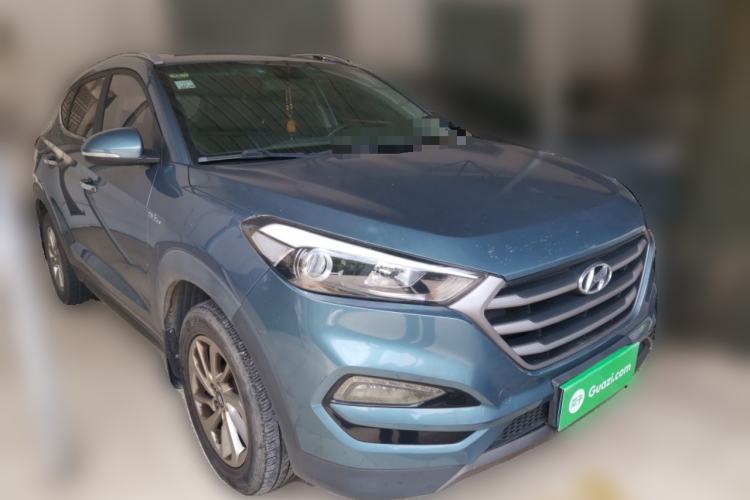 Used Hyundai Tucson 2015 1.6T Dual-Clutch Two-Wheel-Drive Smart Model Front Right 45 Deg