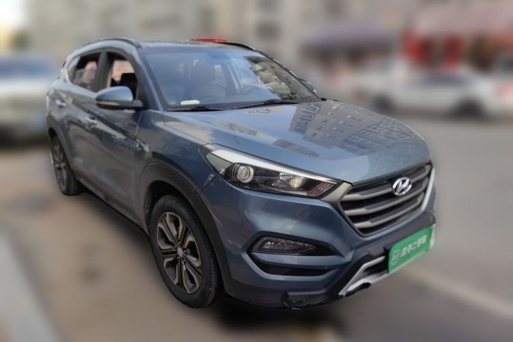 Used Hyundai Tucson 2015 1.6T Dual-Clutch Two-Wheel-Drive Leading Model Front Right 45 Deg