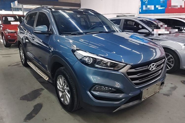 Used Hyundai Tucson 2015 1.6T Dual-Clutch Two-Wheel-Drive Smart Model Front Right 45 Deg