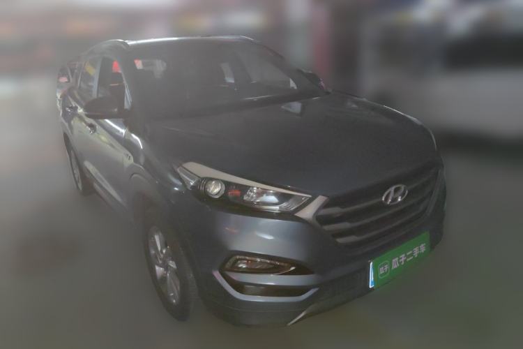 Used Hyundai Tucson 2015 1.6T Dual-Clutch Two-Wheel-Drive Smart Model Front Right 45 Deg