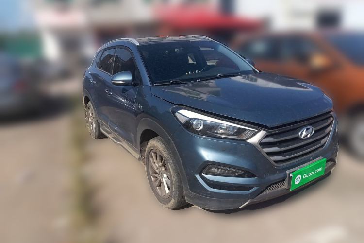 Used Hyundai Tucson 2015 1.6T Dual-Clutch Two-Wheel-Drive Smart Model Front Right 45 Deg