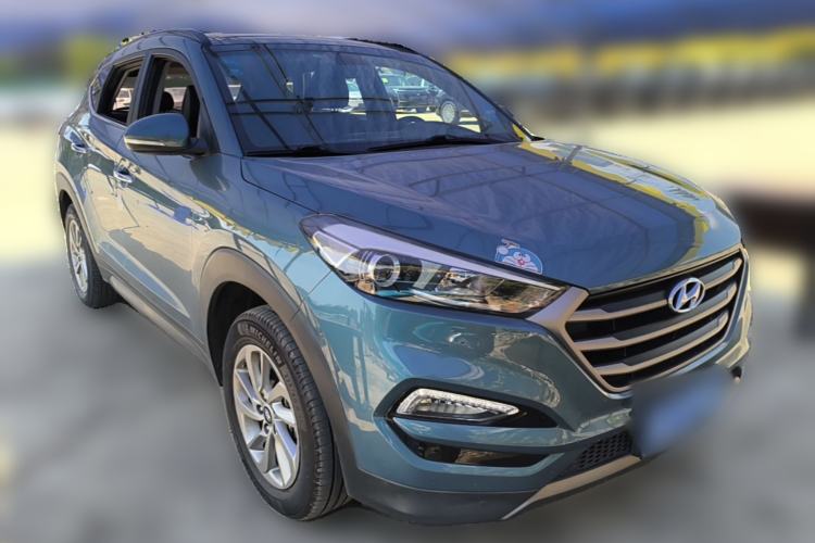 Used Hyundai Tucson 2015 1.6T Dual-Clutch Two-Wheel-Drive Smart Model Front Right 45 Deg