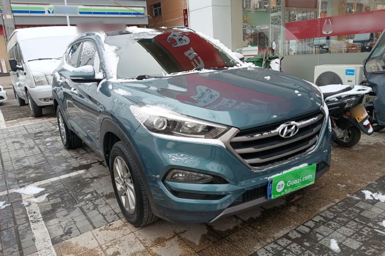Used Hyundai Tucson 2015 1.6T Dual-Clutch Two-Wheel-Drive Smart Model Front Right 45 Deg