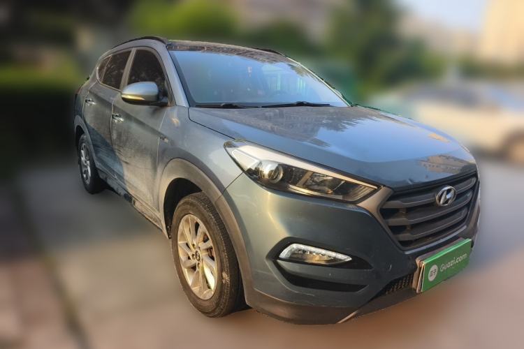 Used Hyundai Tucson 2015 1.6T Dual-Clutch Two-Wheel-Drive Smart Model Front Right 45 Deg