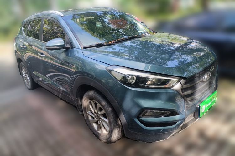 Used Hyundai Tucson 2015 1.6T Dual-Clutch Two-Wheel-Drive Smart Model Front Right 45 Deg