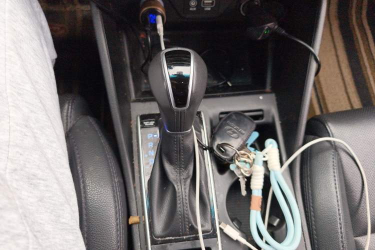 Used Hyundai Tucson 2015 1.6T Dual-Clutch Two-Wheel-Drive Smart Model Gear Lever