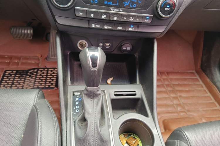 Used Hyundai Tucson 2015 1.6T Dual-Clutch Two-Wheel-Drive Smart Model Gear Lever