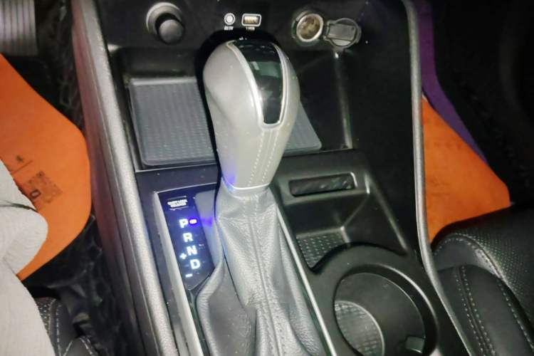 Used Hyundai Tucson 2015 1.6T Dual-Clutch Two-Wheel-Drive Smart Model Gear Lever