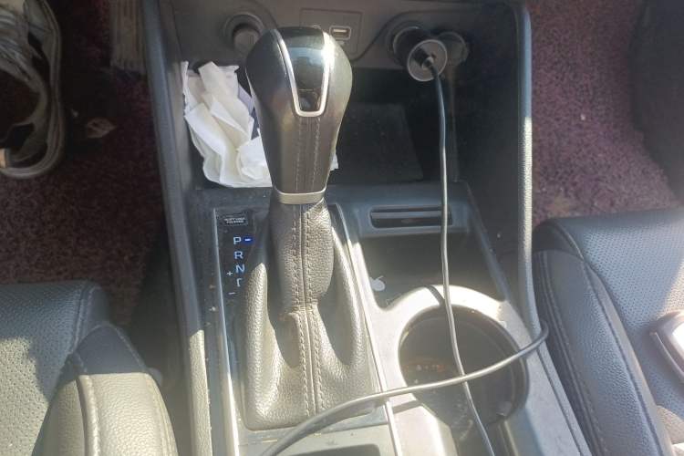 Used Hyundai Tucson 2015 1.6T Dual-Clutch Two-Wheel-Drive Smart Model Gear Lever