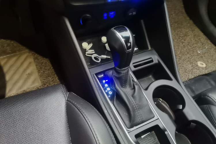 Used Hyundai Tucson 2015 1.6T Dual-Clutch Two-Wheel-Drive Smart Model Gear Lever
