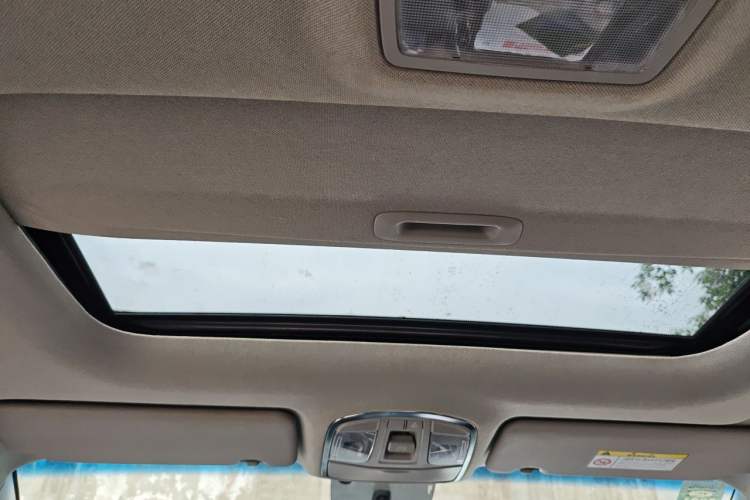 Used Hyundai Tucson 2015 1.6T Dual-Clutch Two-Wheel-Drive Smart Model Headliner
