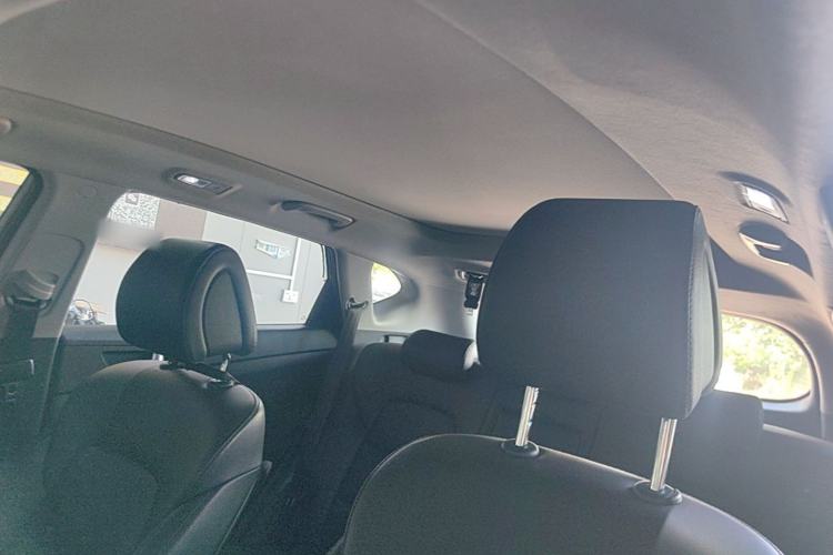 Used Hyundai Tucson 2015 1.6T Dual-Clutch Two-Wheel-Drive Smart Model Headliner