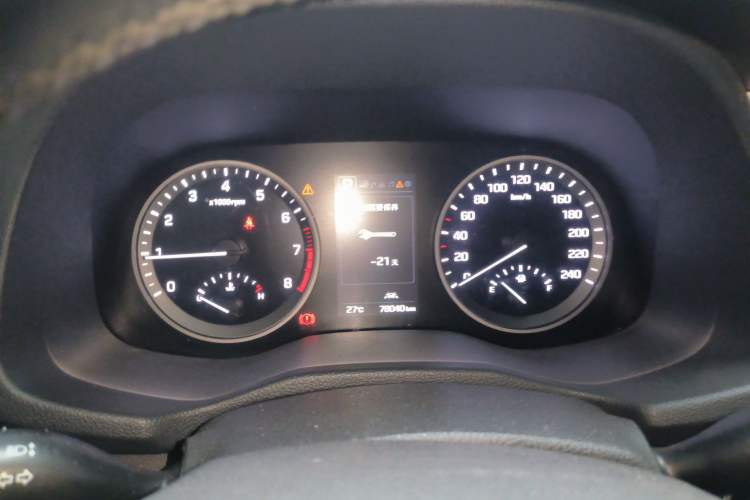 Used Hyundai Tucson 2015 1.6T Dual-Clutch Four-Wheel Drive Flagship Model Instrument Cluster