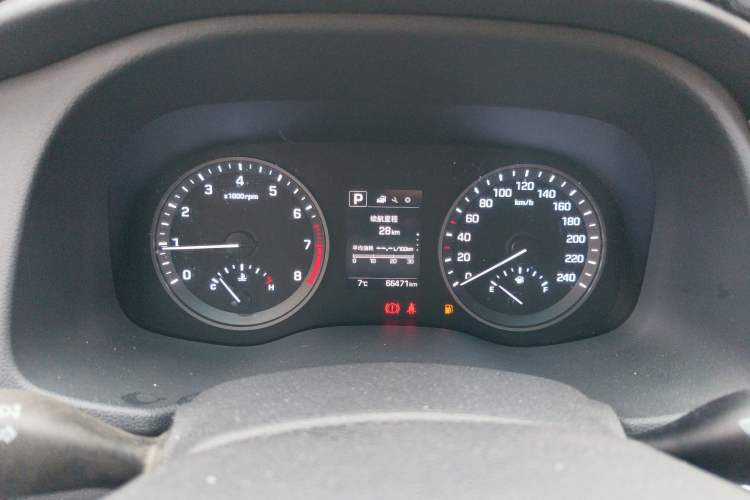 Used Hyundai Tucson 2015 1.6T Dual-Clutch Two-Wheel-Drive Smart Model Instrument Cluster