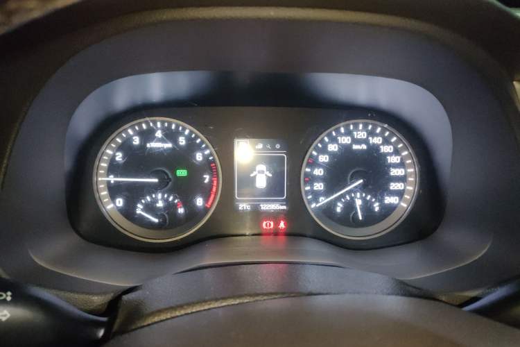 Used Hyundai Tucson 2015 1.6T Dual-Clutch Two-Wheel-Drive Smart Model Instrument Cluster