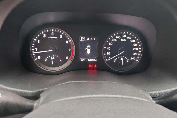 Used Hyundai Tucson 2015 1.6T Dual-Clutch Two-Wheel-Drive Smart Model Instrument Cluster