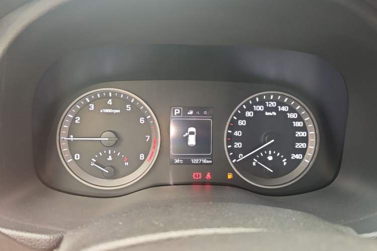 Used Hyundai Tucson 2015 1.6T Dual-Clutch Two-Wheel-Drive Smart Model Instrument Cluster