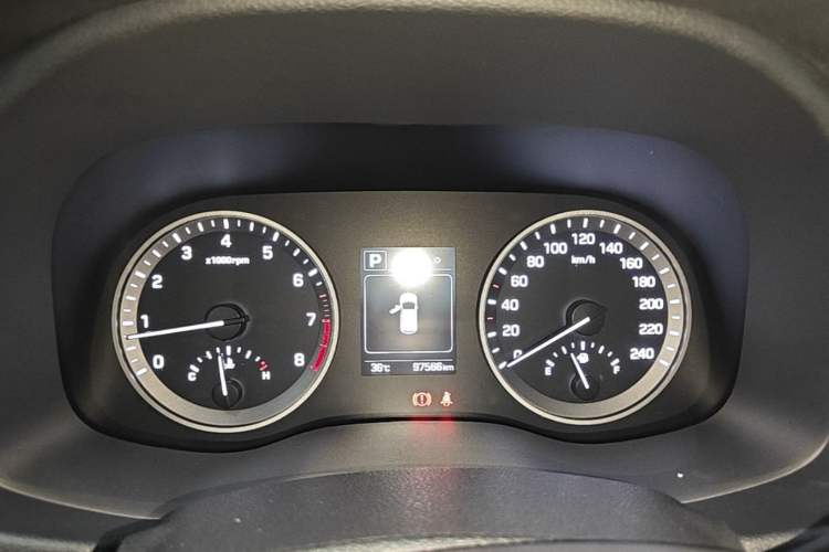 Used Hyundai Tucson 2015 1.6T Dual-Clutch Two-Wheel-Drive Smart Model Instrument Cluster