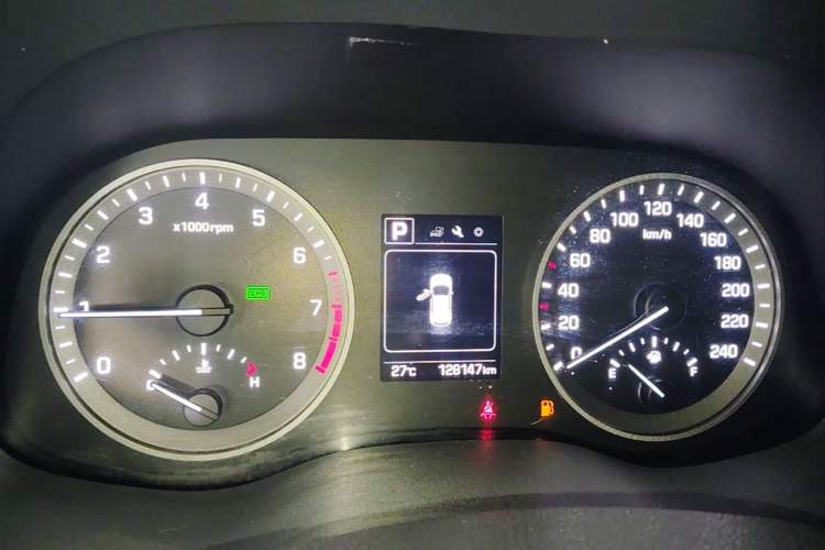 Used Hyundai Tucson 2015 1.6T Dual-Clutch Two-Wheel-Drive Smart Model Instrument Cluster