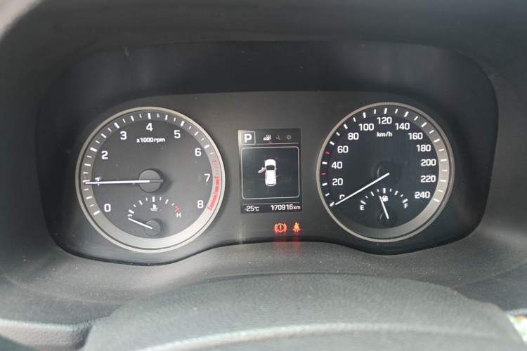 Used Hyundai Tucson 2015 1.6T Dual-Clutch Two-Wheel-Drive Leading Model Instrument Cluster