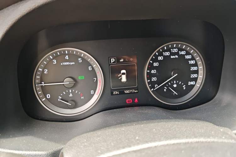 Used Hyundai Tucson 2015 1.6T Dual-Clutch Two-Wheel-Drive Smart Model Instrument Cluster