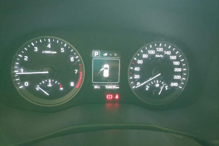 Used Hyundai Tucson 2015 1.6T Dual-Clutch Two-Wheel-Drive Smart Model Instrument Cluster