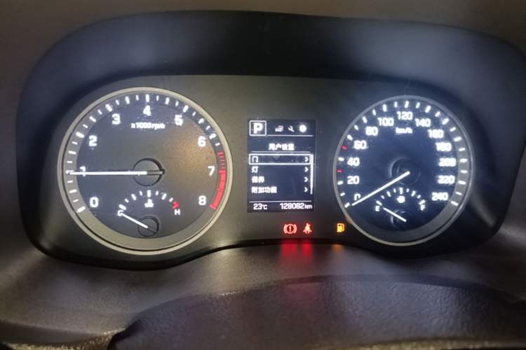 Used Hyundai Tucson 2015 1.6T Dual-Clutch Two-Wheel-Drive Smart Model Instrument Cluster