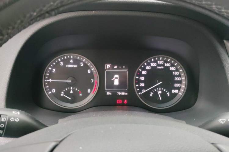 Used Hyundai Tucson 2015 1.6T Dual-Clutch Two-Wheel-Drive Smart Model Instrument Cluster