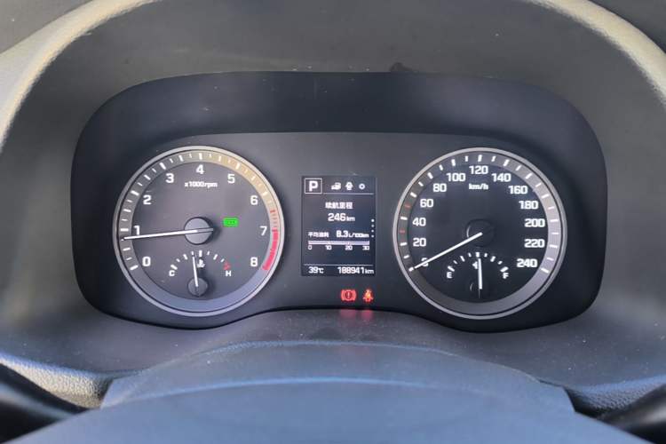 Used Hyundai Tucson 2015 1.6T Dual-Clutch Two-Wheel-Drive Smart Model Instrument Cluster