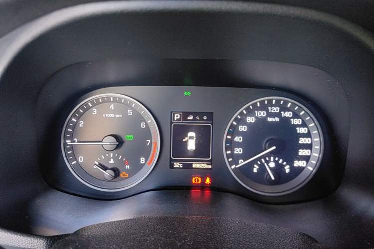 Used Hyundai Tucson 2015 1.6T Dual-Clutch Two-Wheel-Drive Smart Model Instrument Cluster