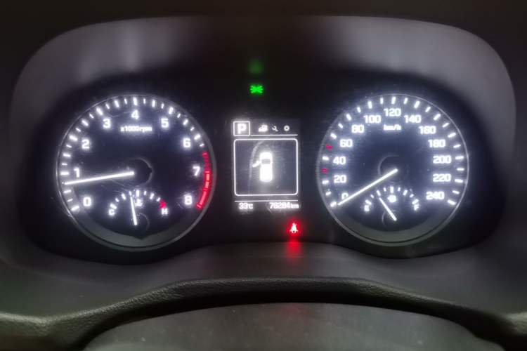 Used Hyundai Tucson 2015 1.6T Dual-Clutch Two-Wheel-Drive Smart Model Instrument Cluster