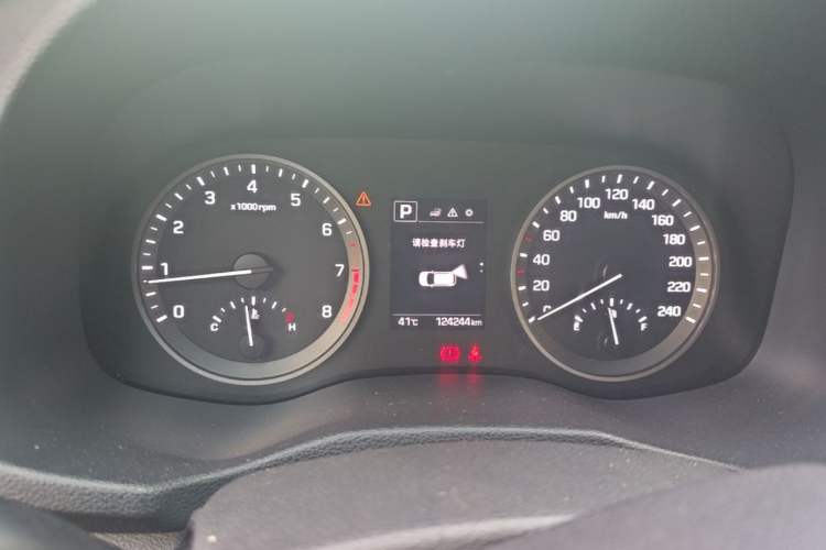 Used Hyundai Tucson 2015 1.6T Dual-Clutch Two-Wheel-Drive Smart Model Instrument Cluster
