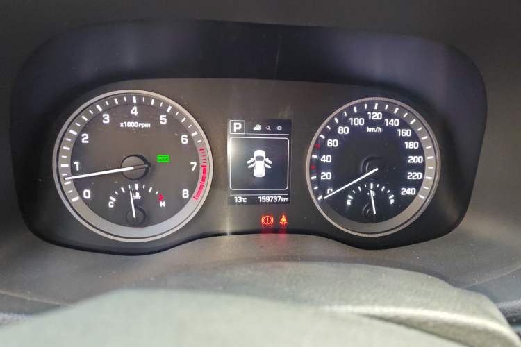 Used Hyundai Tucson 2015 2.0L Automatic Two-Wheel Drive Smart Version Instrument Cluster