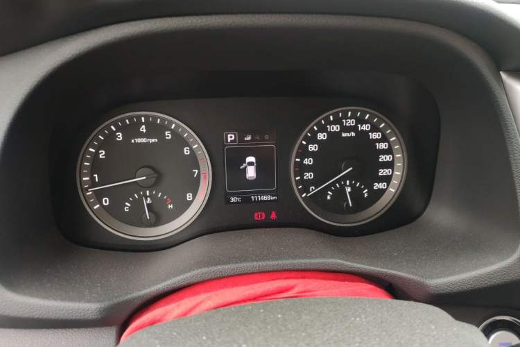 Used Hyundai Tucson 2015 1.6T Dual-Clutch Two-Wheel-Drive Leading Model Instrument Cluster